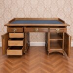 Jugendstil-Schreibtisch – Innenleben mit Schüben und Fächern